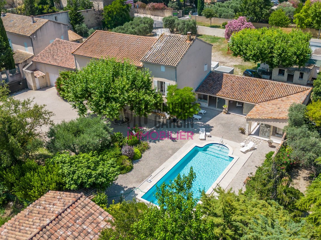 House in Saint-Saturnin-lès-Avignon, Provence-Alpes-Côte d'Azur, France 1 - 16653977