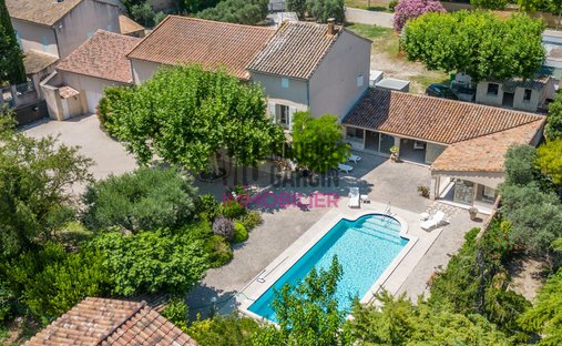 Casa en Saint-Saturnin-lès-Avignon, Provenza-Alpes-Costa Azul, Francia 1