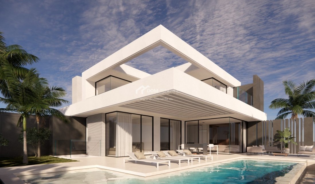 Villa in Costa Adeje, Adeje, Canary Islands 1 - 16649332