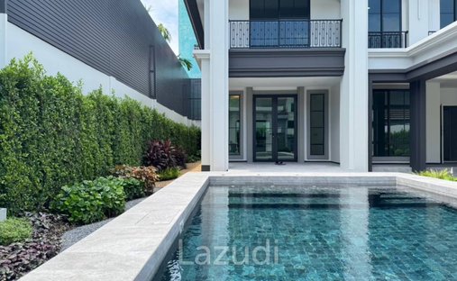 Villa in Samrong Nuea, Samut Prakan, Thailand 1