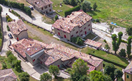 Maisons de campagne à Pavullo nel Frignano, Émilie-Romagne, Italie 1