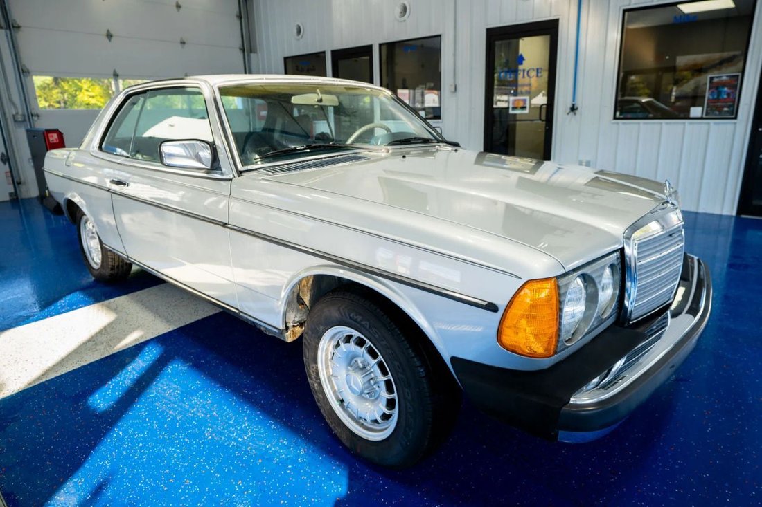 Coupe in Osceola, IN, United States 1 - 16653458