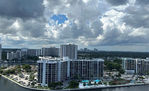 Condo in Hollywood, Florida, United States 1