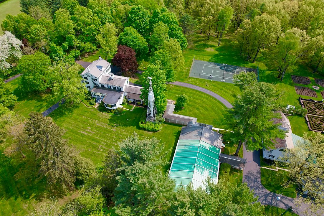 Casa en Saratoga Springs, Nueva York, Estados Unidos 1 - 16650387