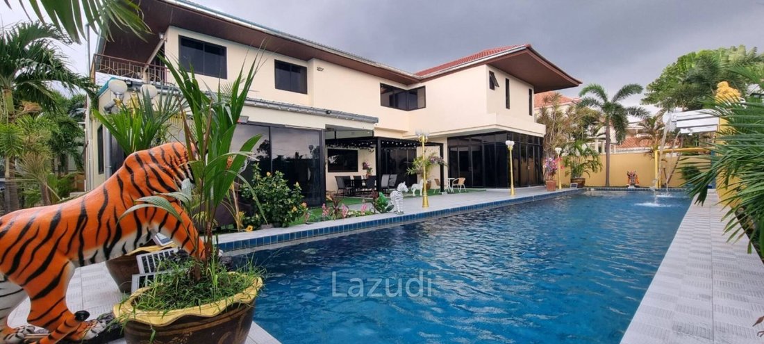 Villa in Pattaya City, Chon Buri, Thailand 1 - 16653621