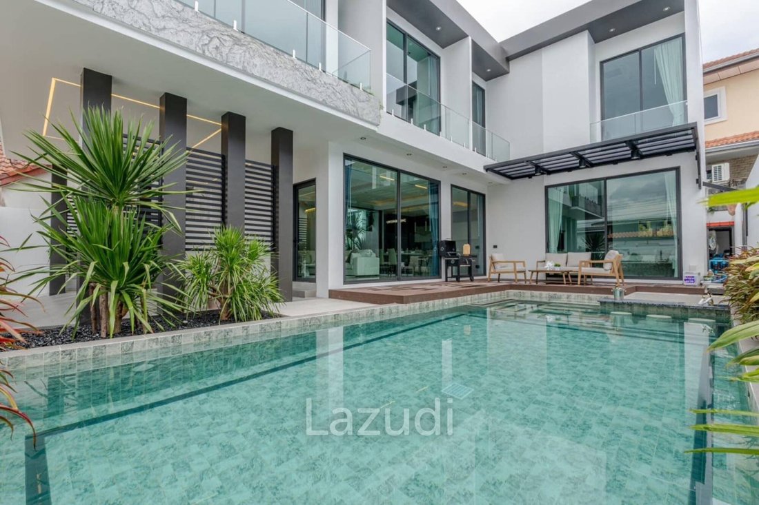 Villa in Pattaya City, Chon Buri, Thailand 1 - 16650070