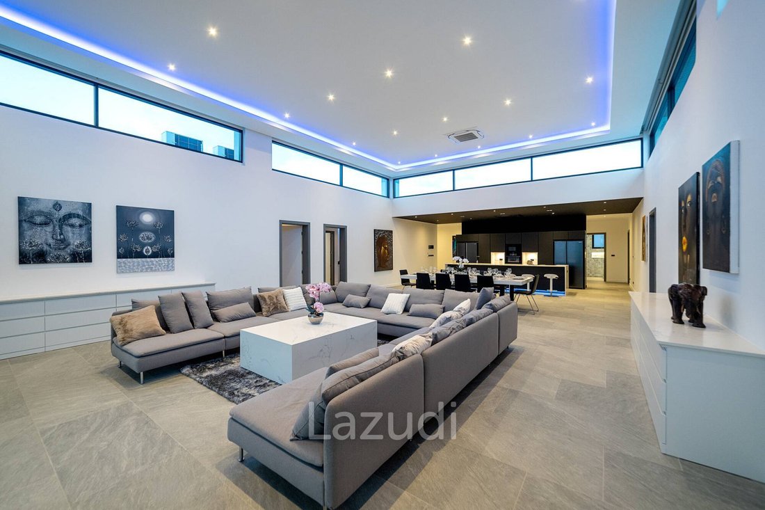 Villa in Pattaya City, Chon Buri, Thailand 2 - 16650448