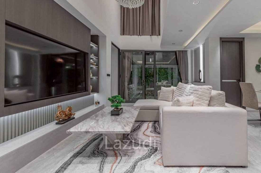 Villa in Pattaya City, Chon Buri, Thailand 2 - 16651954