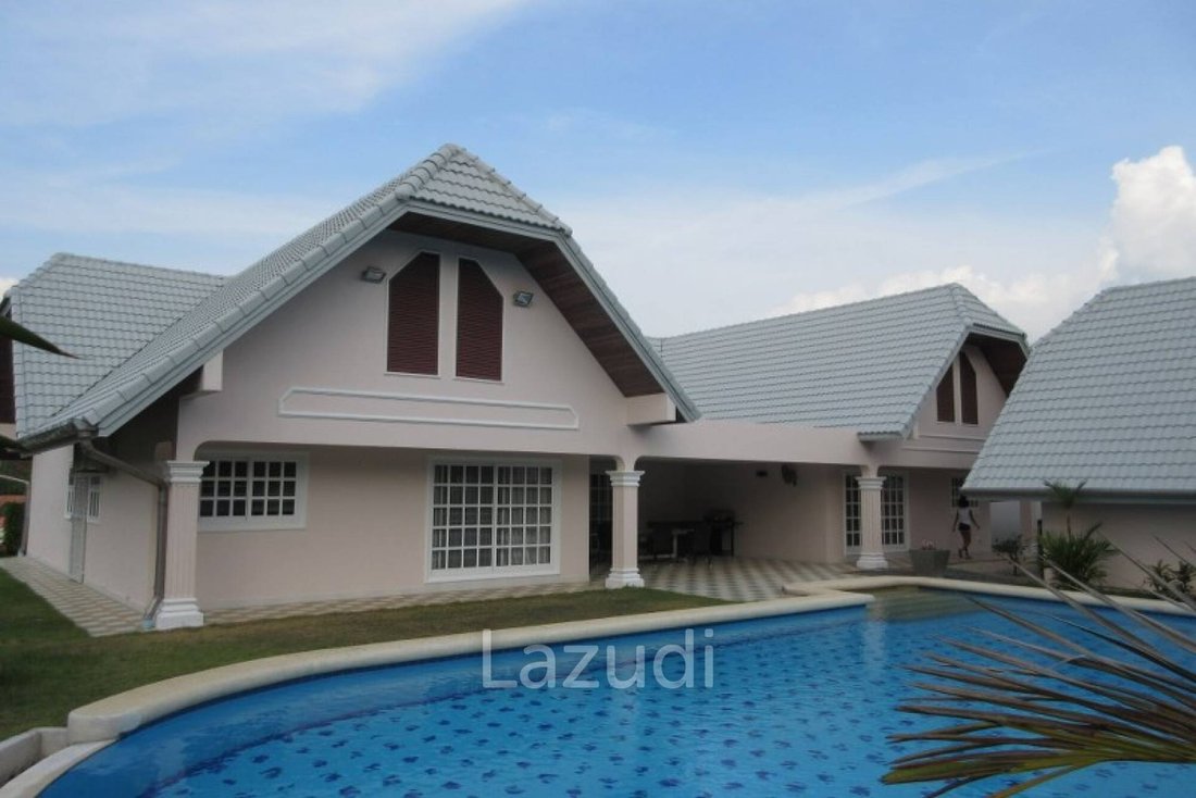 Villa in Thep Krasatti, Phuket, Thailand 1 - 16654269
