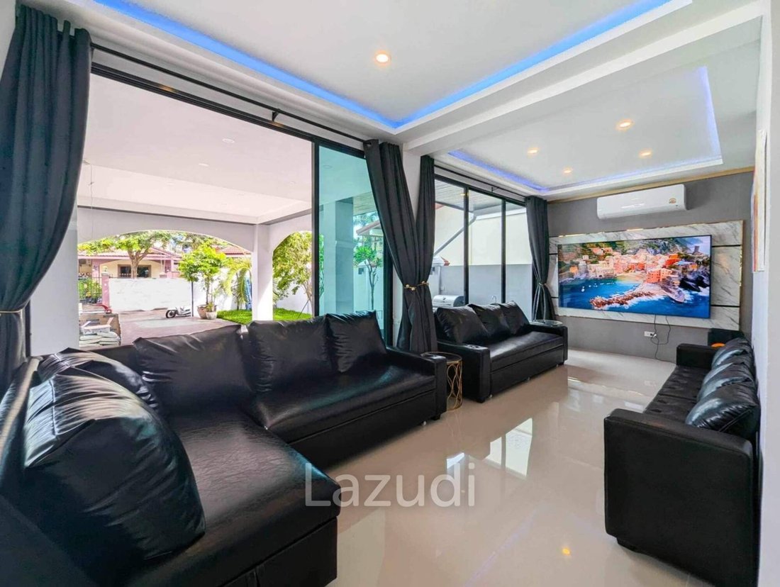 Villa in Pattaya City, Chon Buri, Thailand 1 - 16650052