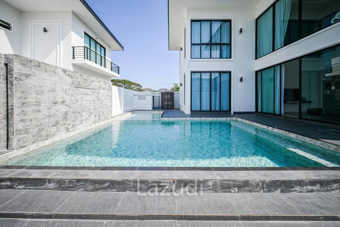 Villa in Pattaya City, Chon Buri, Thailand 1 - 16654377