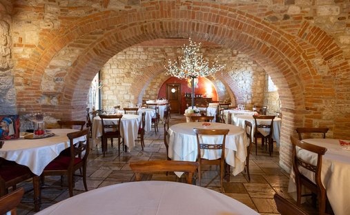 Castle for Sale in Serre di Rapolano, Tuscany, Italy