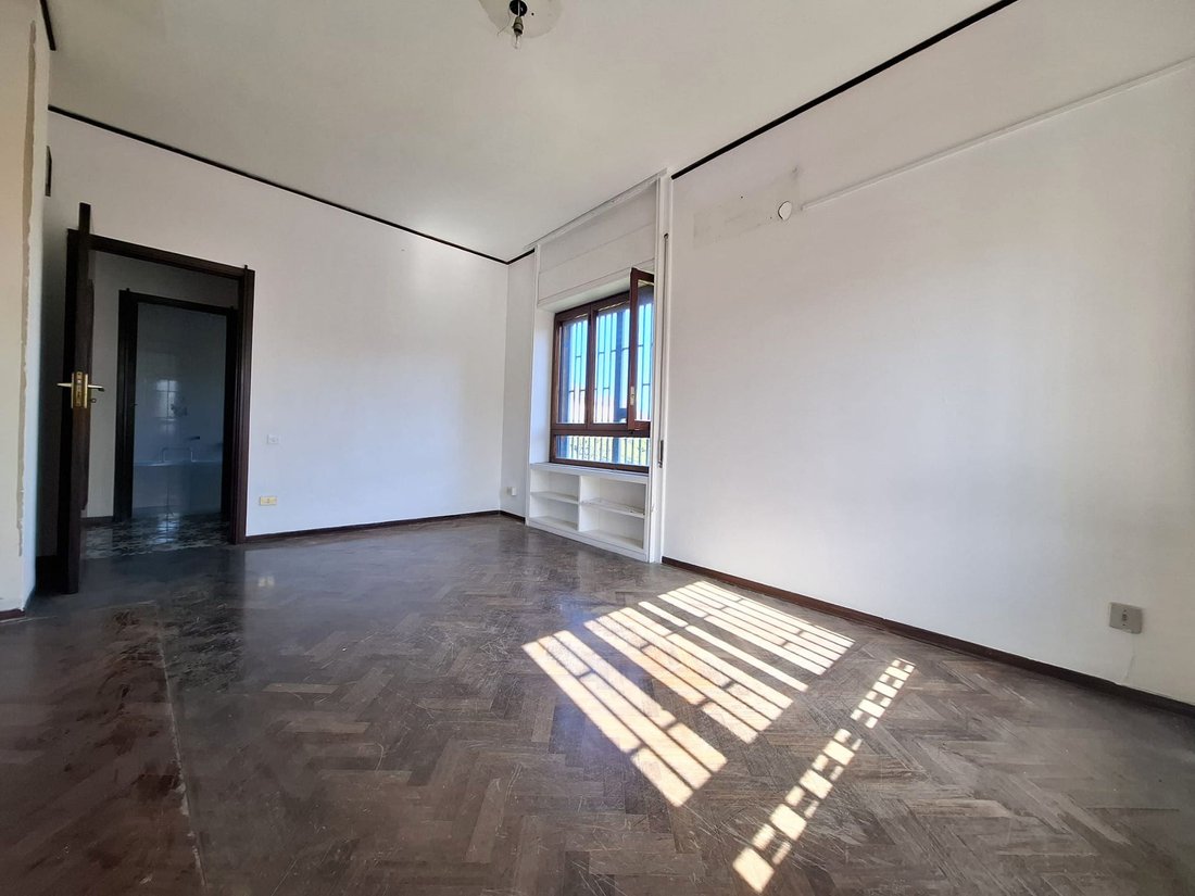 Apartment in Naples, Campania, Italy 3 - 16650881