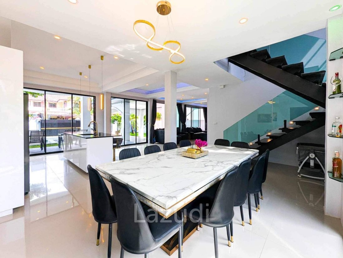 Villa in Pattaya City, Chon Buri, Thailand 3 - 16650052