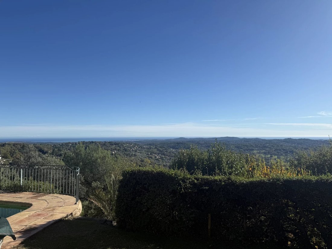 House in Châteauneuf-Grasse, Provence-Alpes-Côte d'Azur, France 4 - 15831361