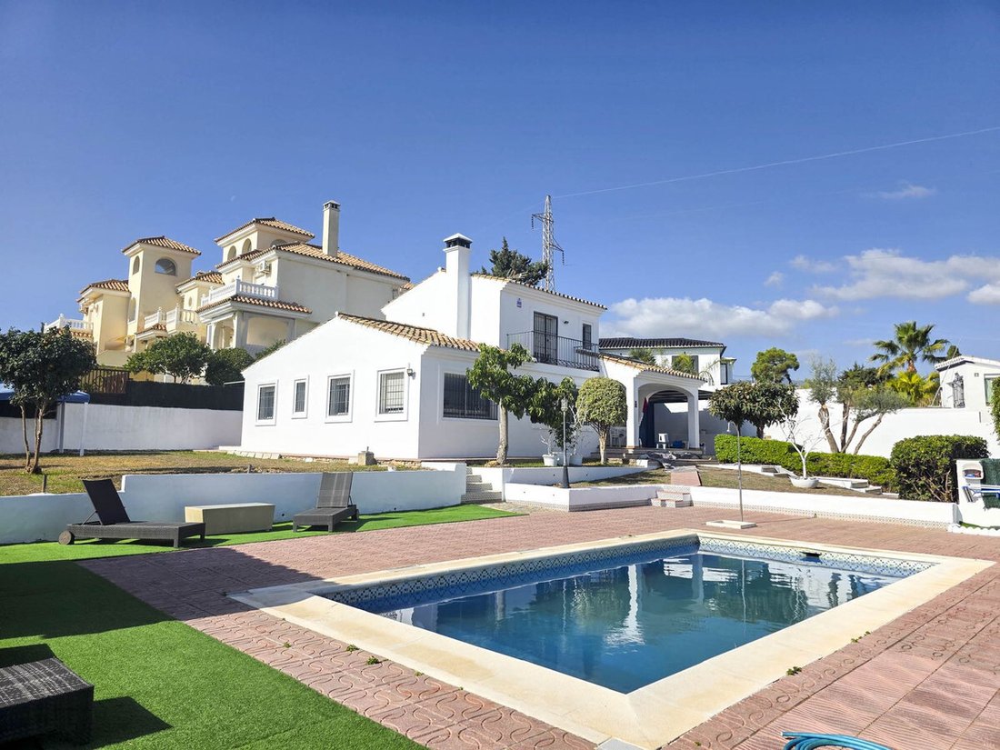 Villa in Estepona, Andalusia, Spain 2 - 16649702