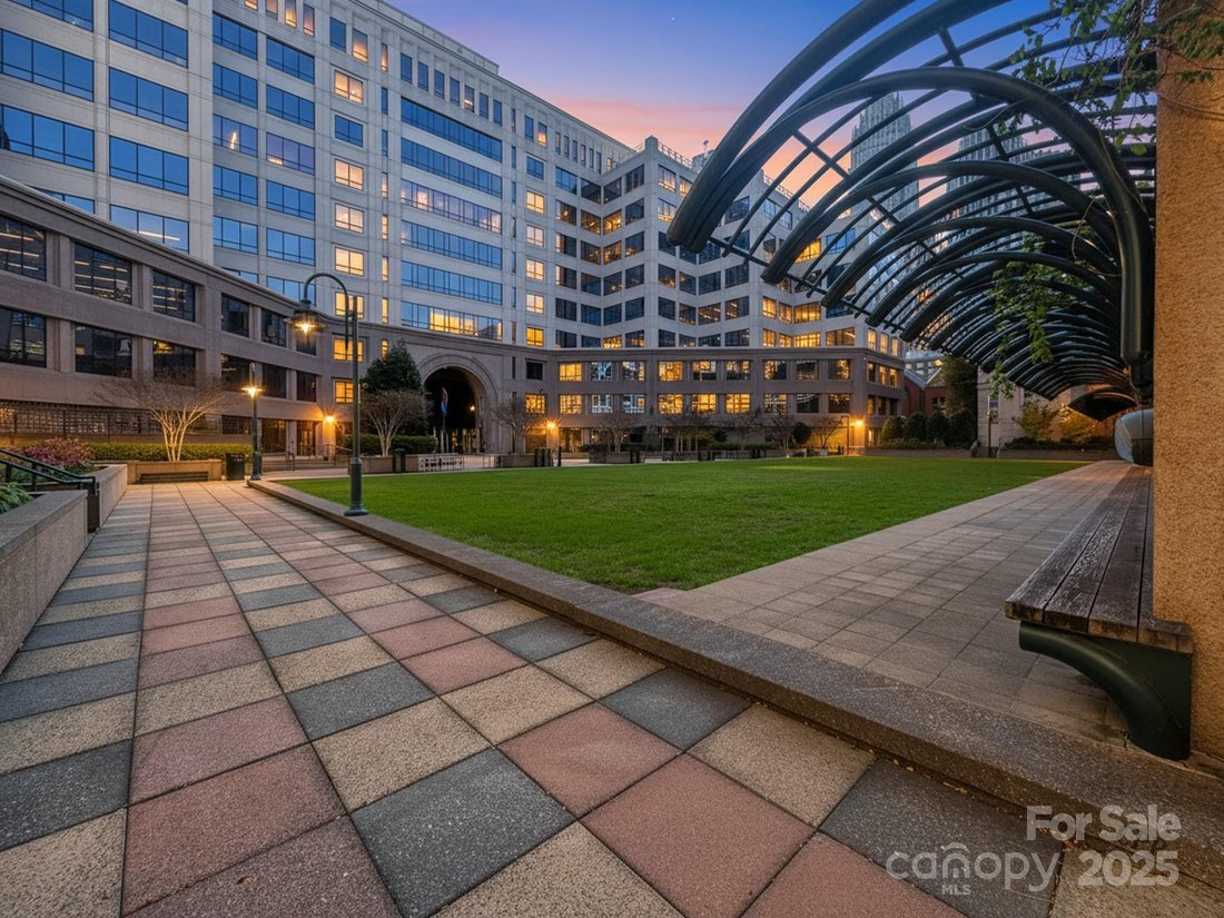 Charlotte, North Carolina, United States 2 - 16650149