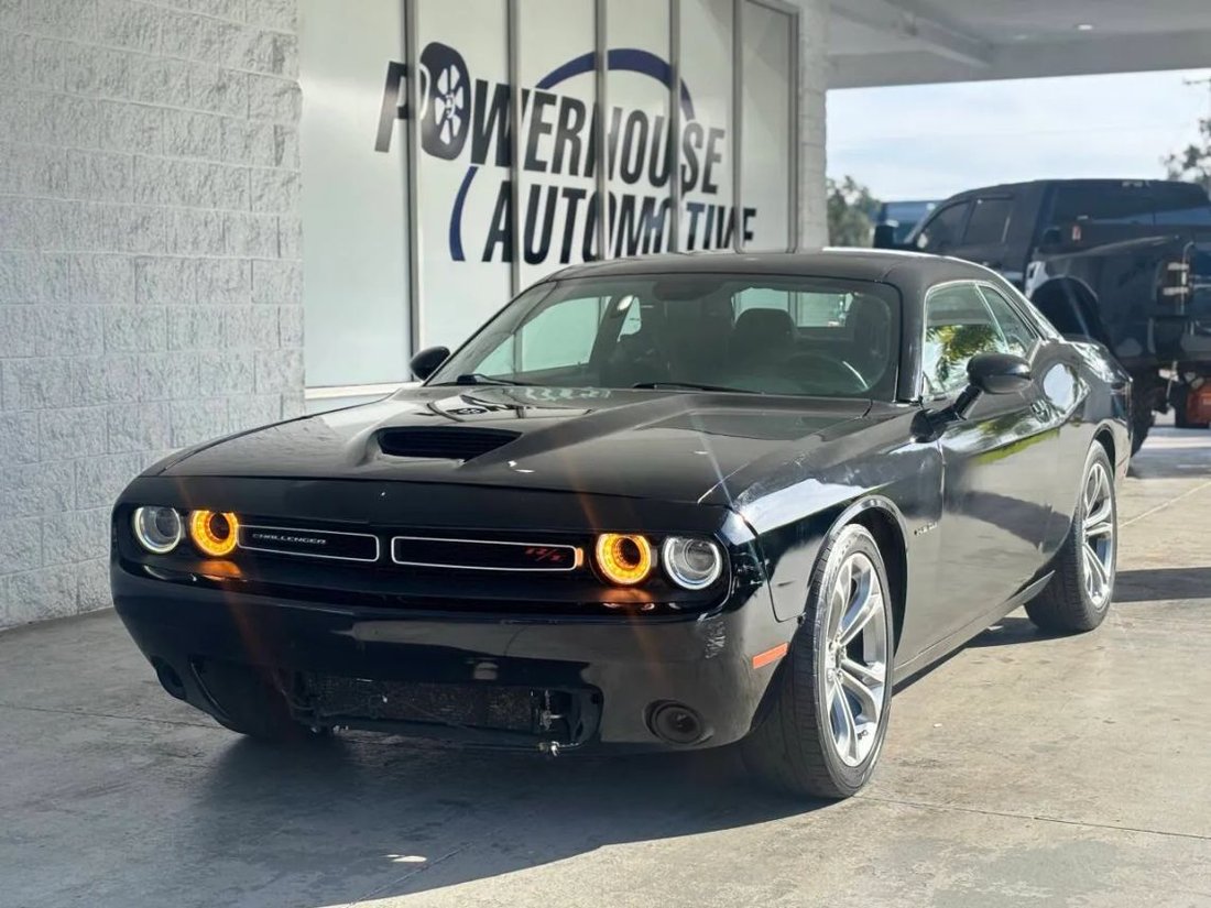 Coupe in Tampa, FL, United States 4 - 16650056