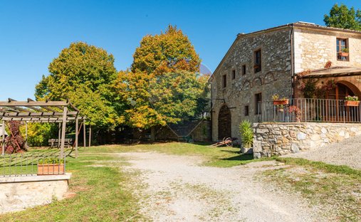 Castle for Sale in Serre di Rapolano, Tuscany, Italy
