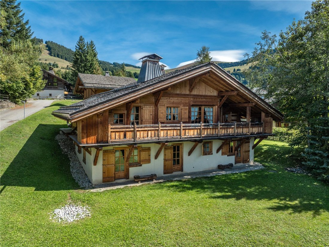 Chalet in Megève, Auvergne-Rhône-Alpes, France 1 - 16649819