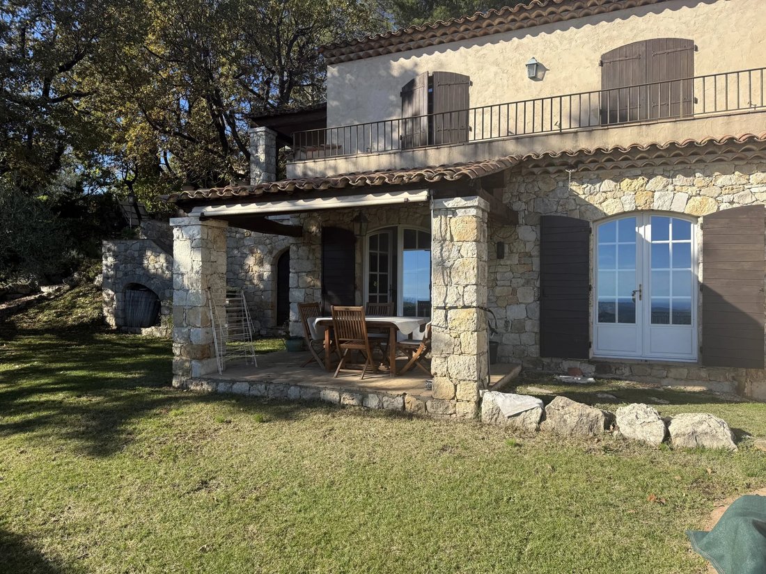 House in Châteauneuf-Grasse, Provence-Alpes-Côte d'Azur, France 3 - 15831361