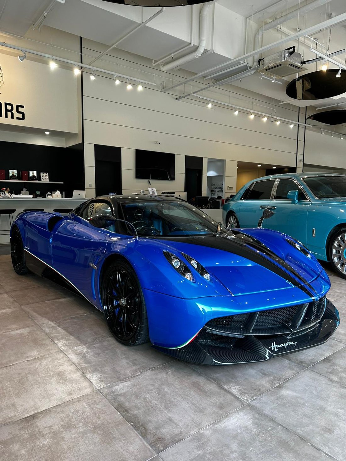 Coupe in Singapore, Singapore 4 - 16812078
