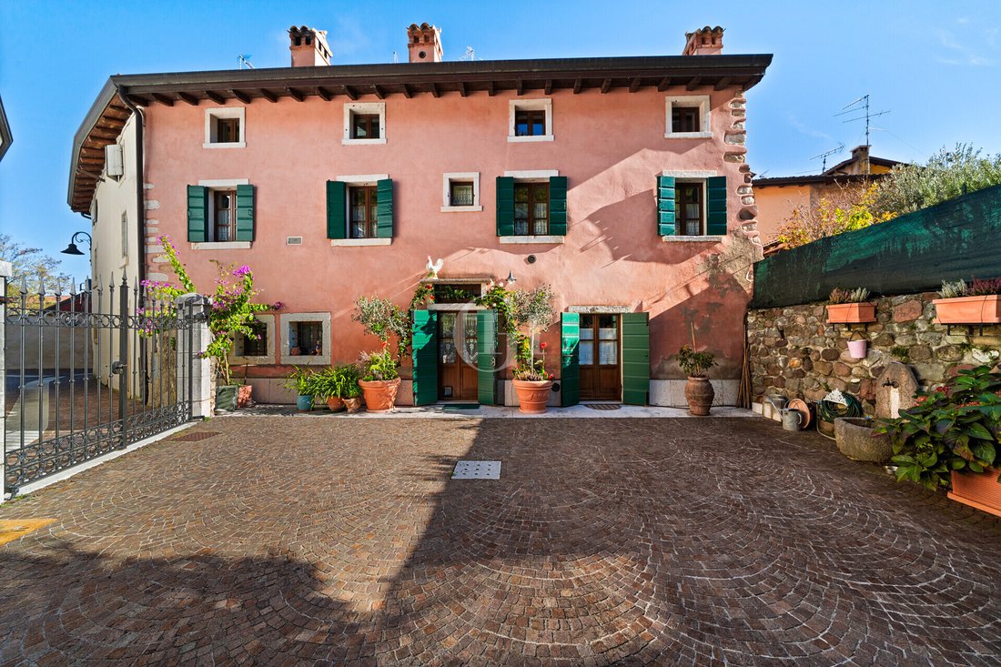 Villa in Affi, Veneto, Italy 2 - 16654482