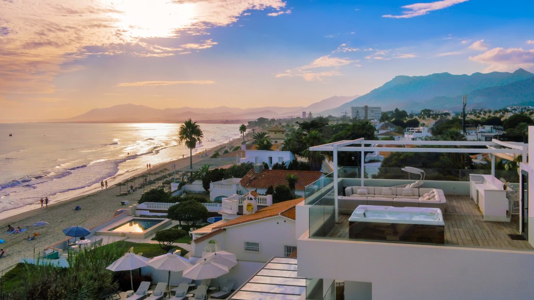 Villa in Marbella, Andalusia, Spain 1 - 16654845