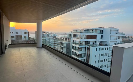 Apartment in Larnaca, Larnaca, Cyprus 1