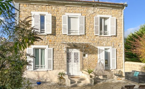 House in Maubuisson-Bourseaux-Saint Prix, Saint-Ouen-l'Aumone, France 1