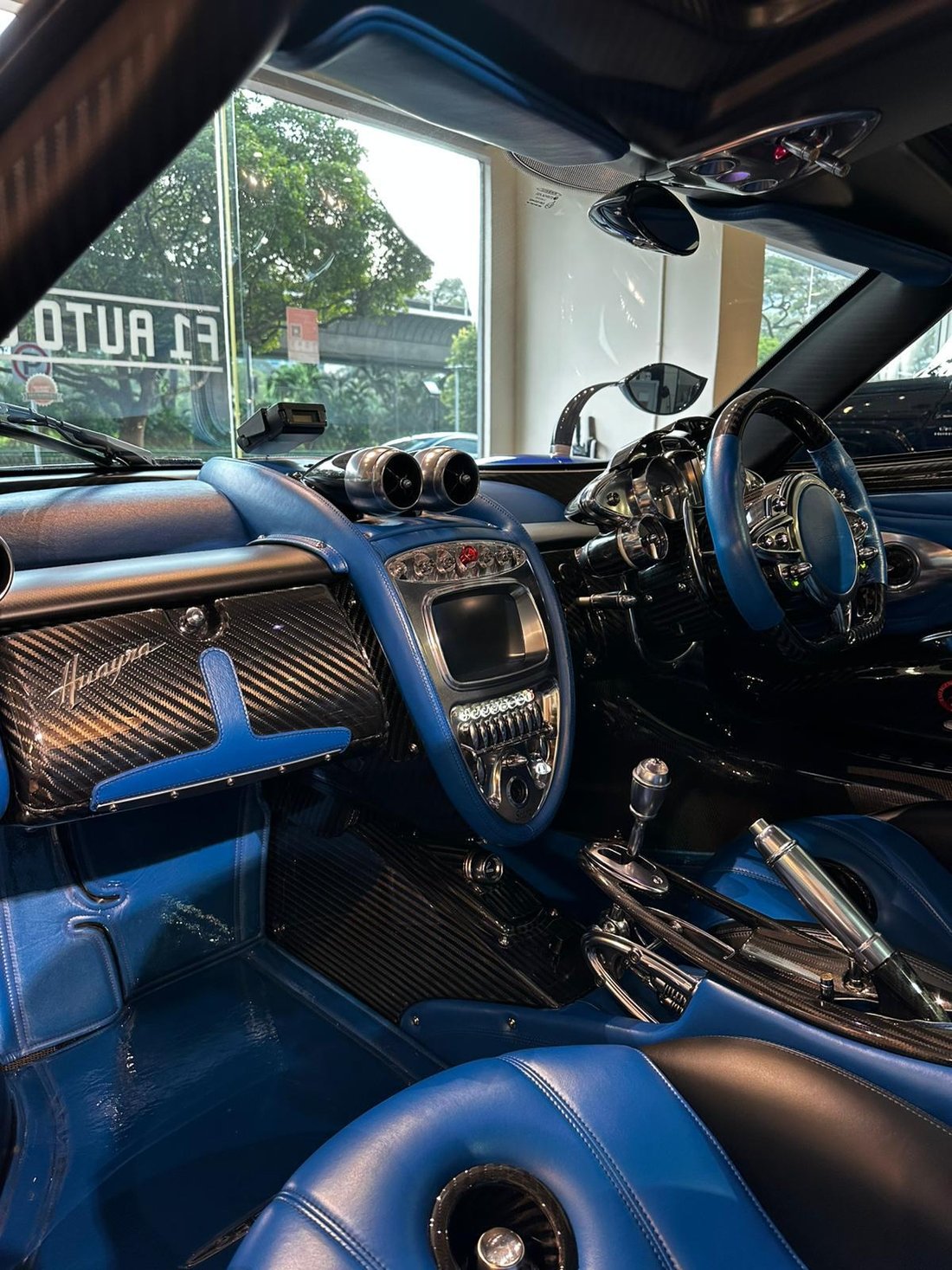 Coupe in Singapore, Singapore 3 - 16812078
