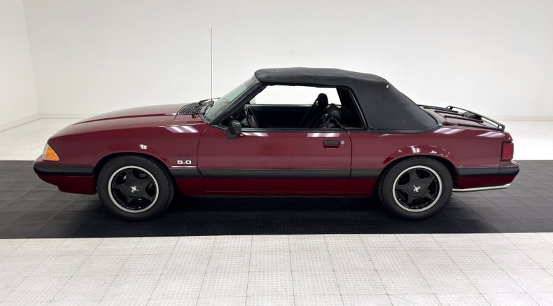 Cabriolet in Morgantown, United States 3 - 16654810