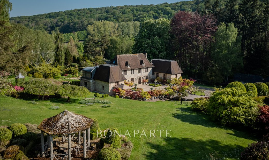 Manor House And Its Annexes Near Deauville