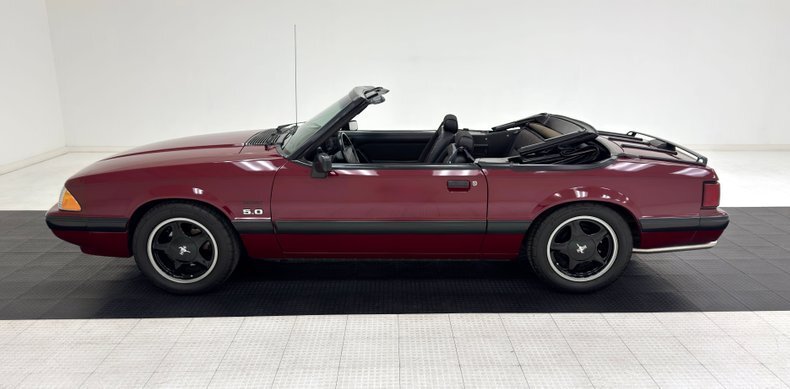 Cabriolet in Morgantown, United States 4 - 16654810