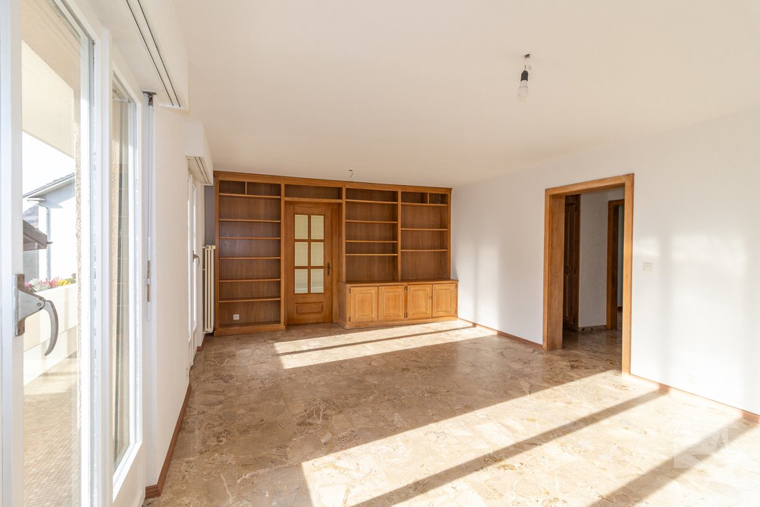 Spacieux Appartement Traversant 3.5 Pièces Idéalement Situé