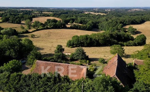 Castle for Sale in Sancerre, Centre-Val de Loire, France - 4