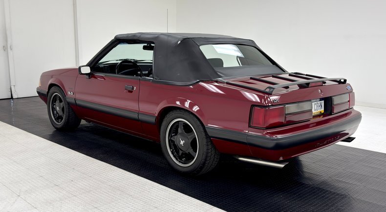 Cabriolet in Morgantown, United States 5 - 16654810
