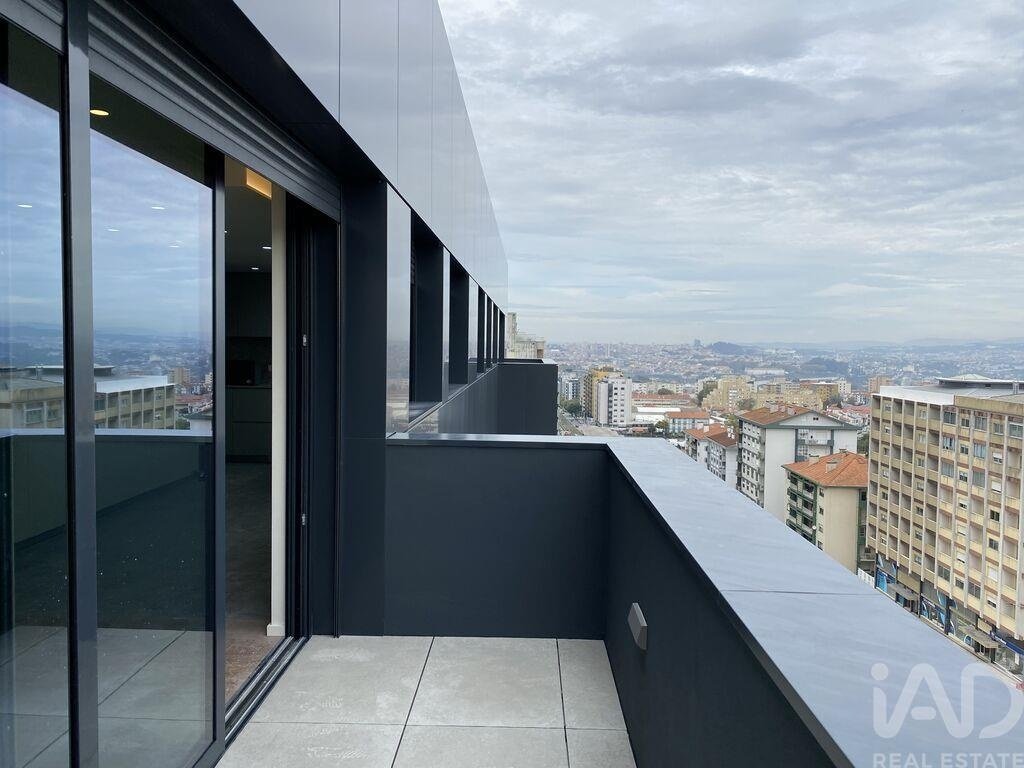 Apartment in Mafamude e Vilar do Paraiso, Porto District, Portugal 1 - 16655725