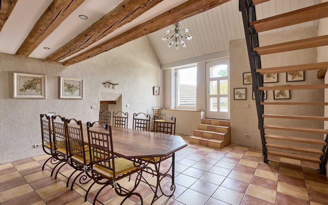 Estate in Chateau-Chalon, Bourgogne – Franche-Comté, France 3 - 16597504