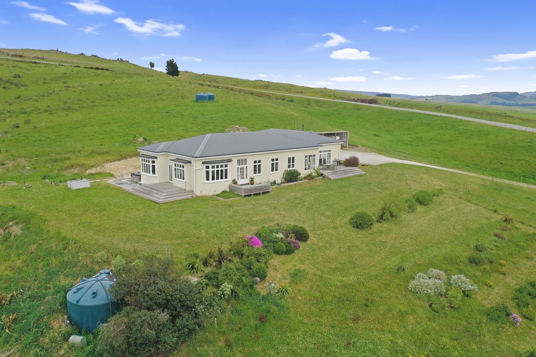 House in Waynes, Otago, New Zealand 1 - 16659113