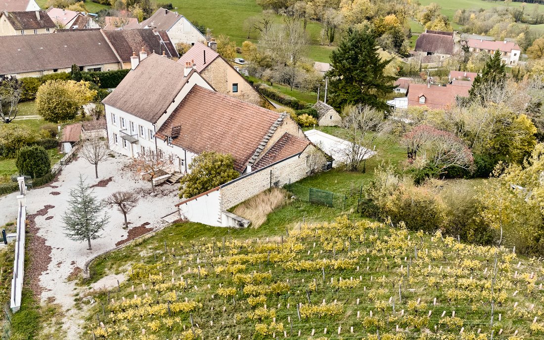Estate in Chateau-Chalon, Bourgogne – Franche-Comté, France 2 - 16597504
