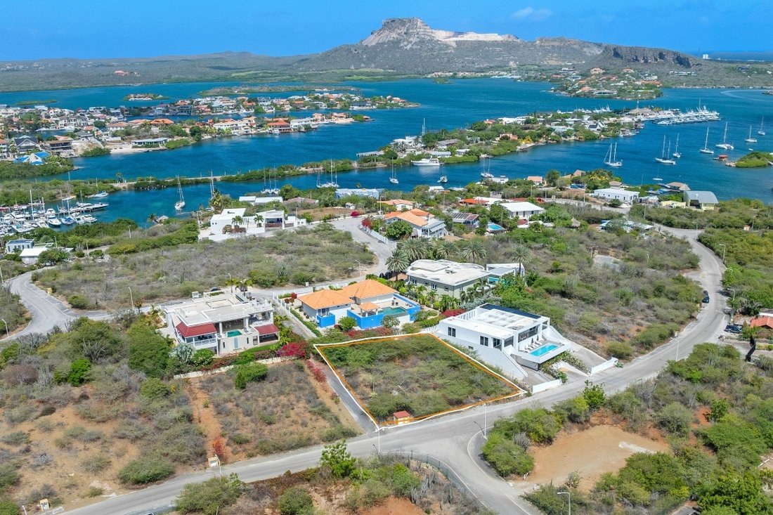Land in Willemstad, Curaçao 2 - 16655815