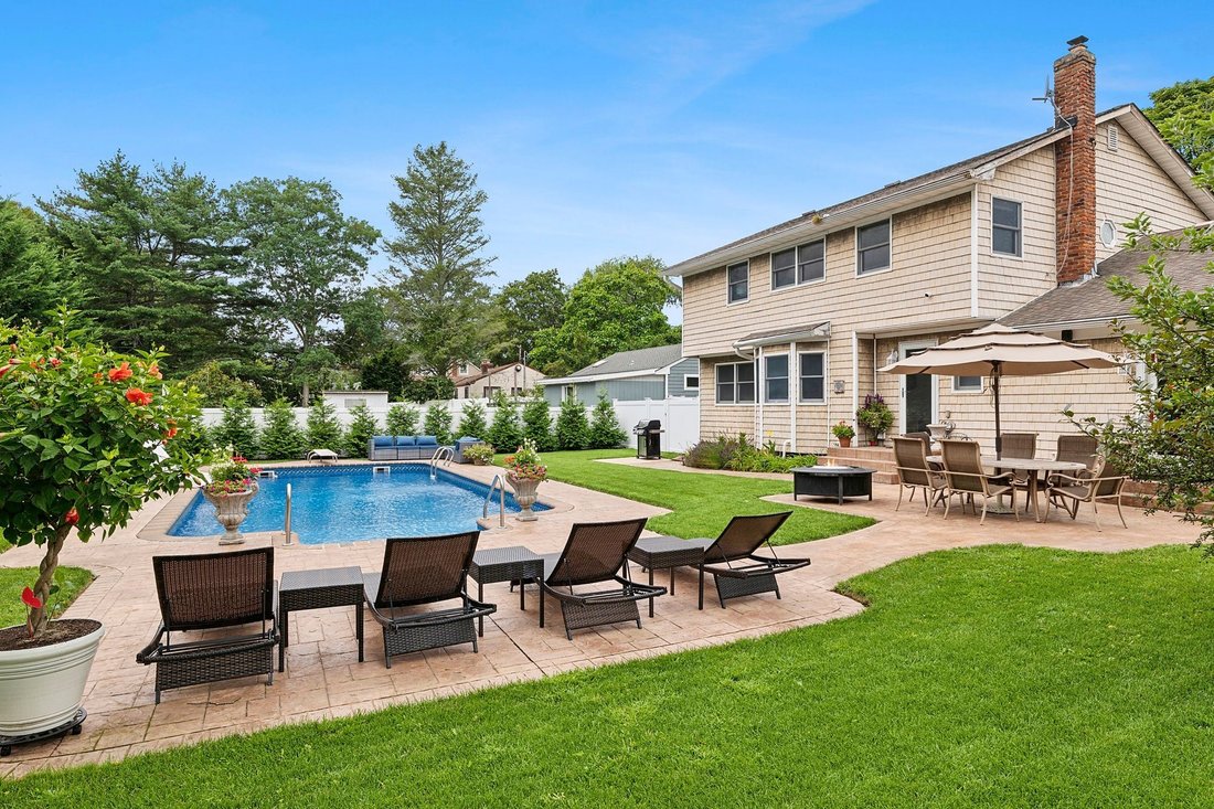 Hampton Bays, New York, United States 4 - 16658567