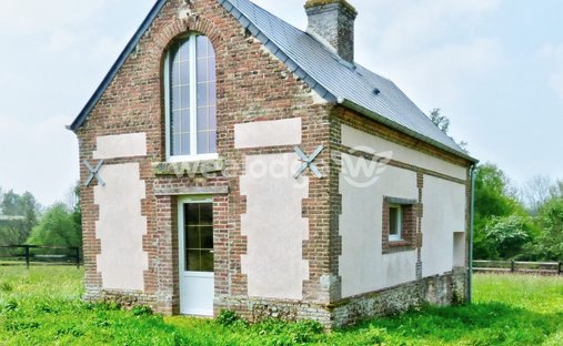 2h From Paris, In The Heart Of The Pays D’auge Area. A Listed 16th /18th Century Chateau Set In Abou