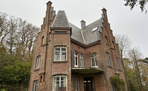 Castle for Sale in Étretat, Normandy, France