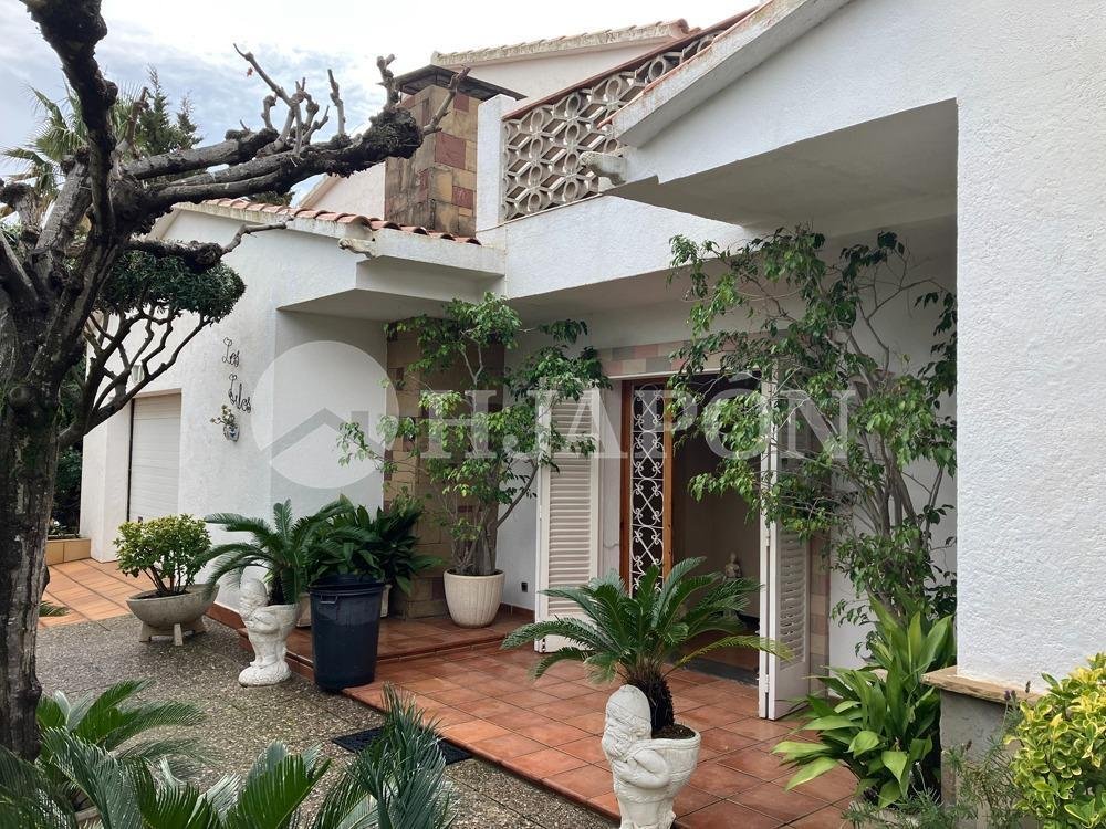 House in Premia de Dalt, Catalonia, Spain 4 - 16487371