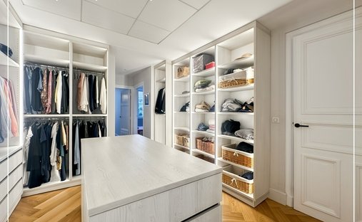 Agen Charming Estate With Manor House, Caretaker's House, Barn For Events, River, Lake 19 Hectares