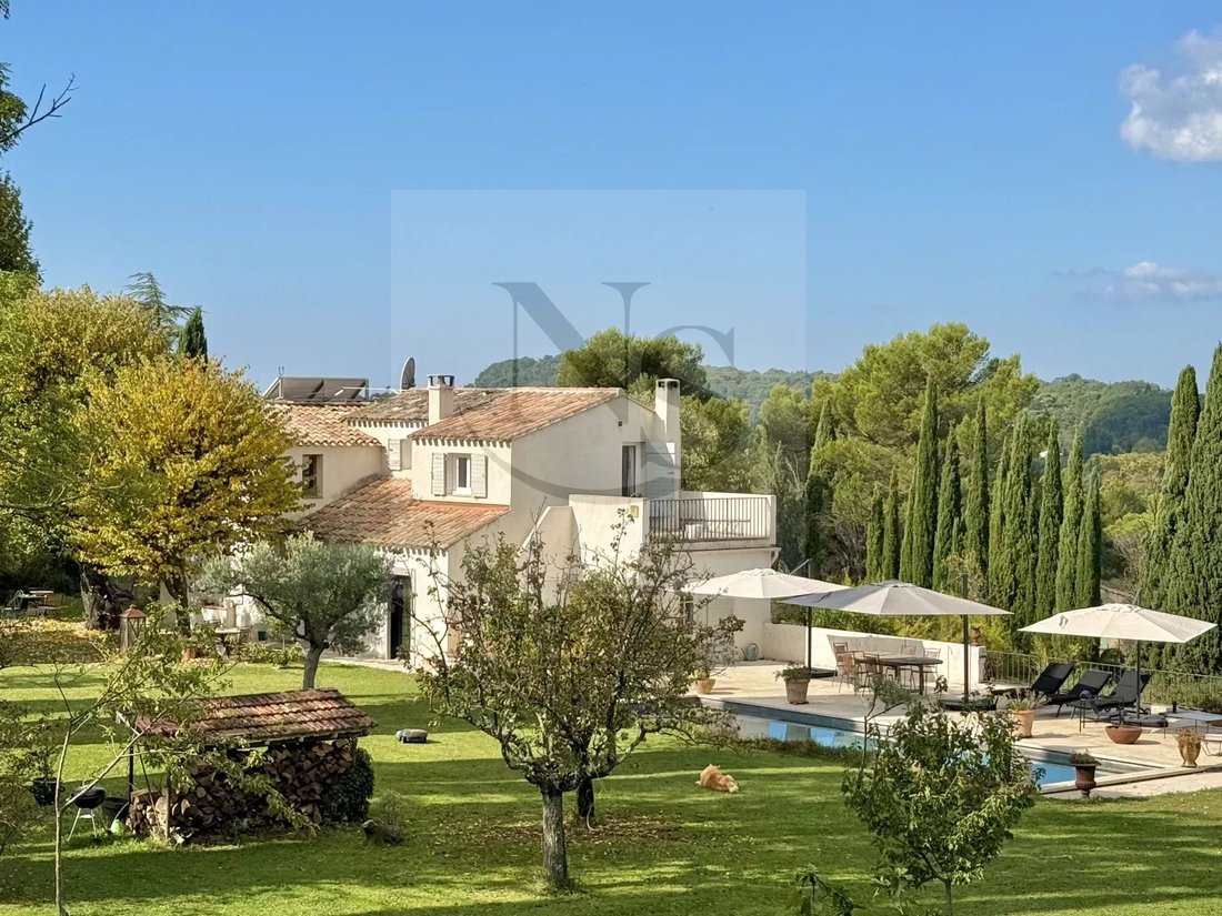 Villa in Est-Repentance-Les Trois Bons Dieux, Aix-en-Provence, France 1 - 16656070
