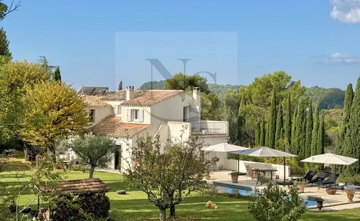 Villa in Est-Repentance-Les Trois Bons Dieux, Aix-en-Provence, France 1