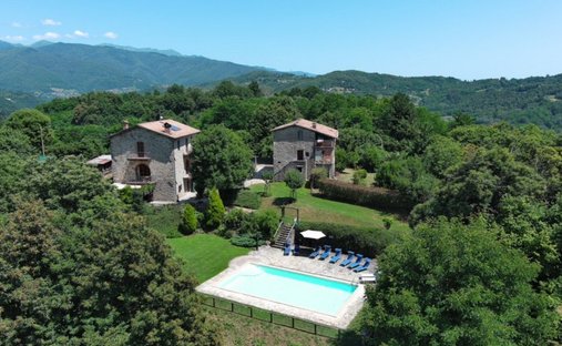 Farm Ranch in Castelnuovo di Garfagnana, Tuscany, Italy 1